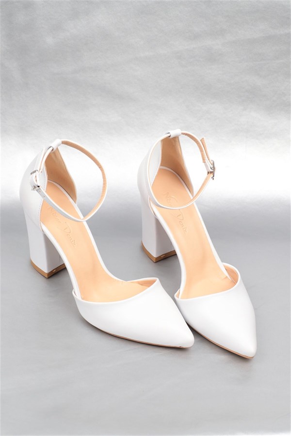 Valeri Beyaz Mat  Sivri 8cm Kalın Topuklu Kadın Ayakkabı